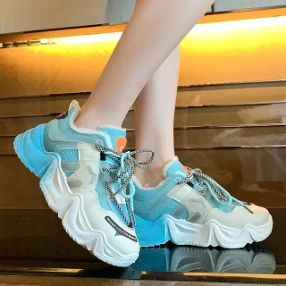 Colorful Outdoor Women Sneakers Light Lace-Up Women's casual shoes Fashion Thick Bottom Vulcanized Shoes Velvet Add Cotton Shoes